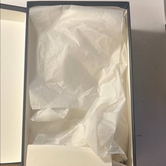 Gucci Ivory and Charcoal Gift Box fits size 40 or 10 women’s shoe Empty box - Picture 7 of 8
